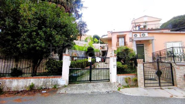 casa indipendente in vendita a Catanzaro in zona Centro Città