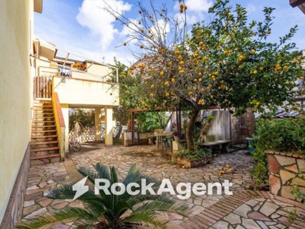 casa indipendente in vendita a Catanzaro in zona Santa Maria