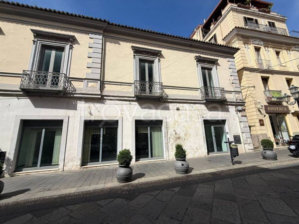 negozio in vendita a Catanzaro in zona Centro Città