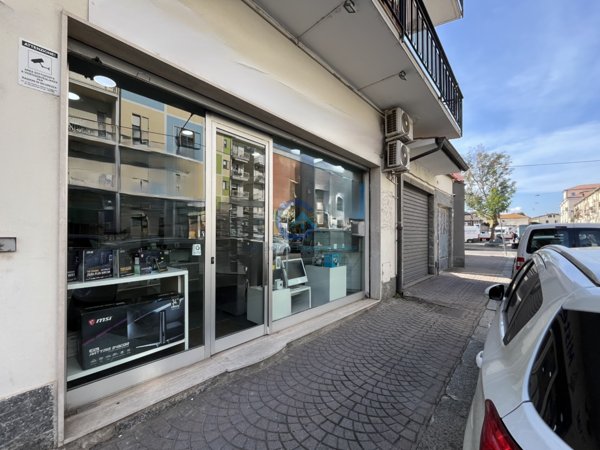 locale commerciale in vendita a Catanzaro in zona Catanzaro Lido