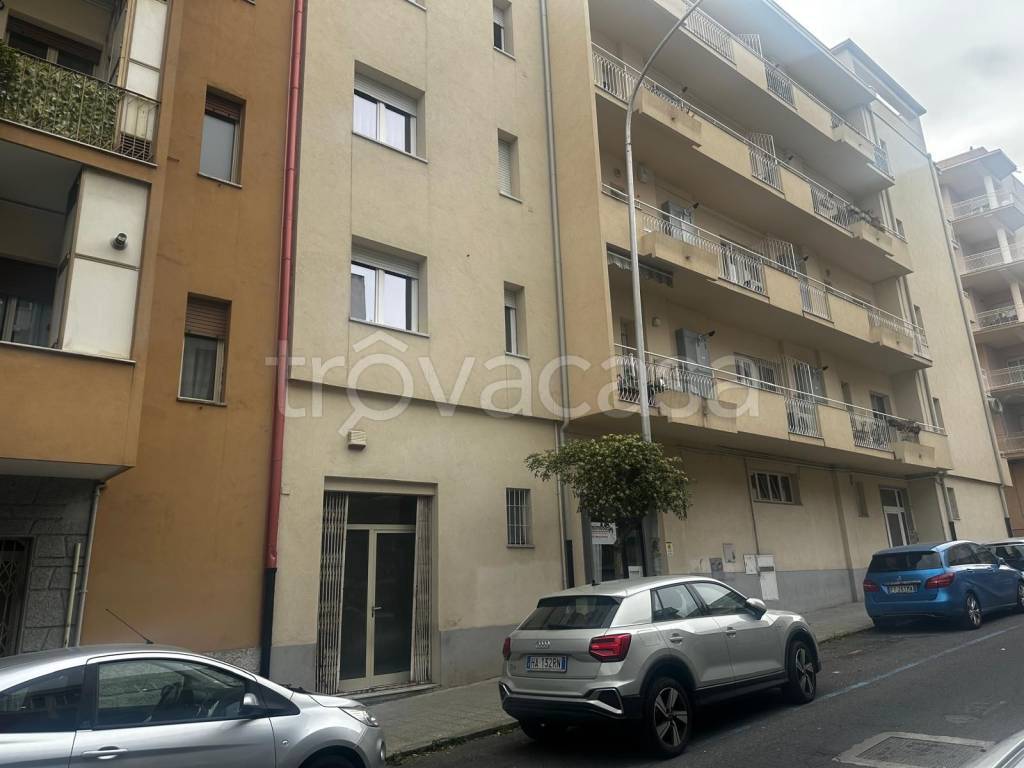 locale di sgombero in vendita a Catanzaro in zona Centro Città
