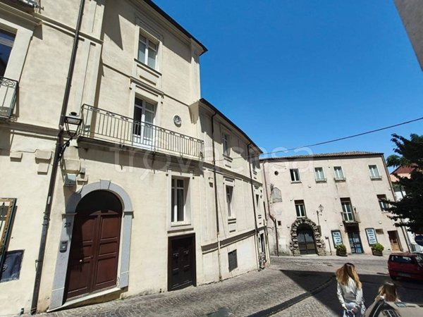 casa indipendente in vendita a Catanzaro in zona Centro Città
