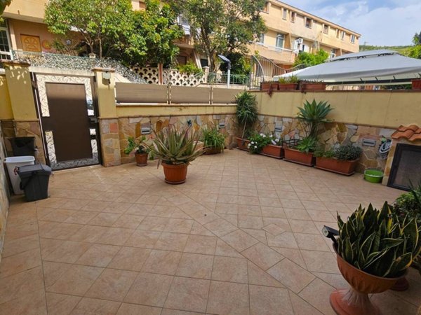 casa indipendente in vendita a Catanzaro in zona Centro Città