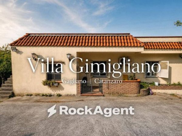 casa indipendente in vendita a Catanzaro in zona Centro Città