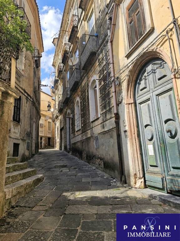appartamento in vendita a Catanzaro in zona Centro Città