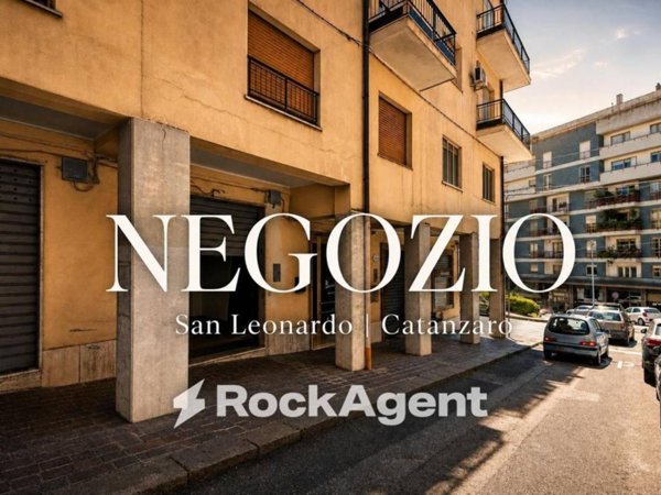 negozio in vendita a Catanzaro in zona Centro Città