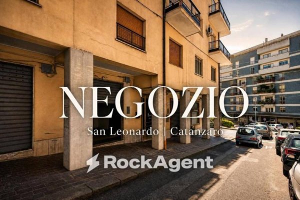 negozio in vendita a Catanzaro in zona Centro Città