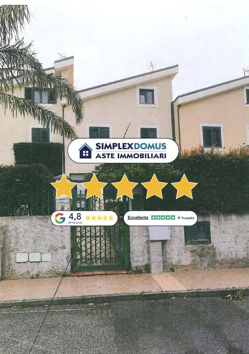 appartamento in vendita a Catanzaro in zona Catanzaro Lido