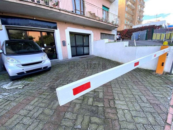 locale commerciale in vendita a Catanzaro in zona Centro Città