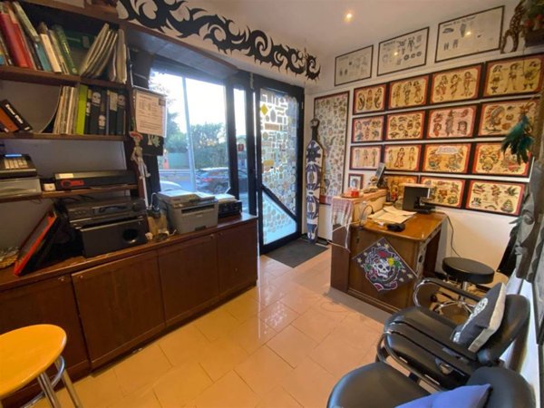 locale commerciale in vendita a Catanzaro in zona Mater Domini