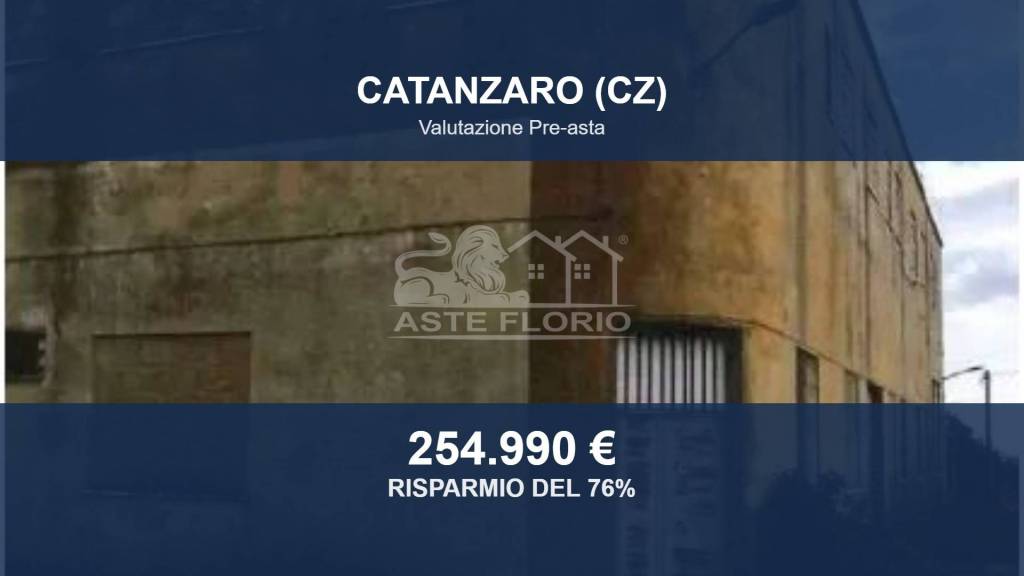 locale commerciale in vendita a Catanzaro in zona Santa Maria