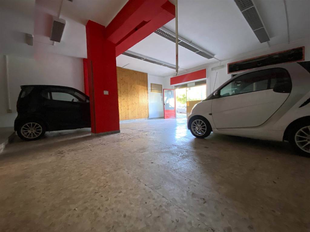 negozio in vendita a Catanzaro in zona Mater Domini
