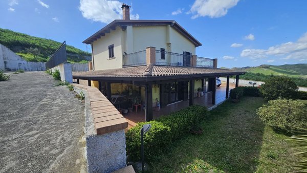 casa indipendente in vendita a Catanzaro in zona Santa Maria