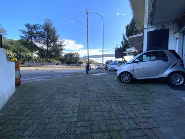 negozio in vendita a Catanzaro in zona Mater Domini