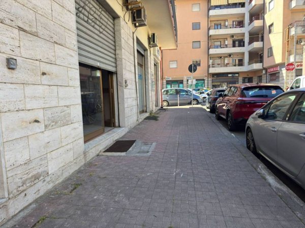 negozio in vendita a Catanzaro in zona Catanzaro Lido