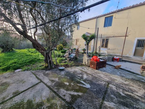 casa indipendente in vendita a Catanzaro in zona Gagliano