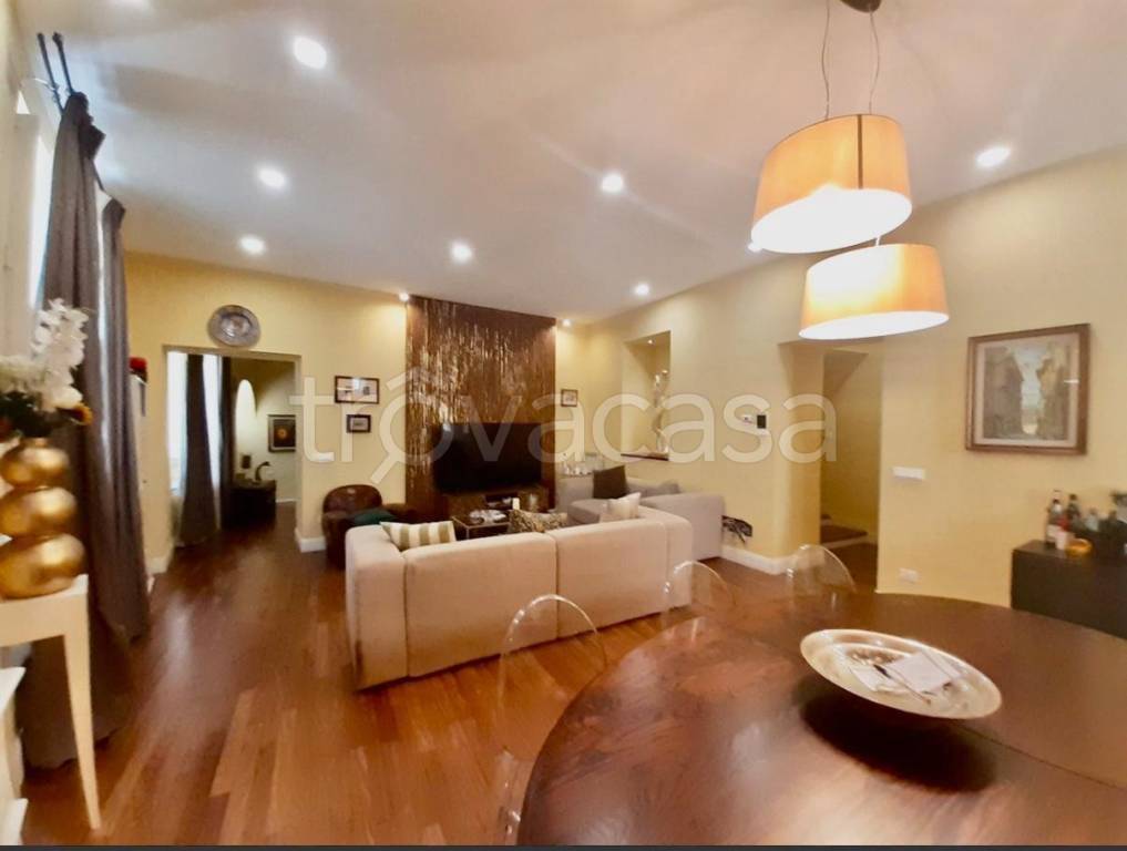 casa indipendente in vendita a Catanzaro in zona Centro Città