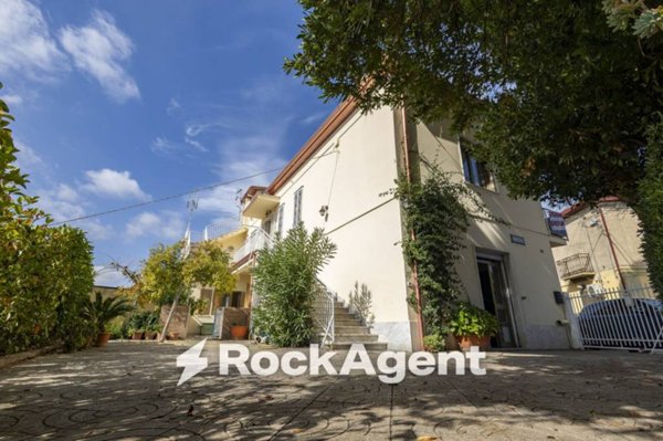 casa indipendente in vendita a Catanzaro in zona Pontegrande