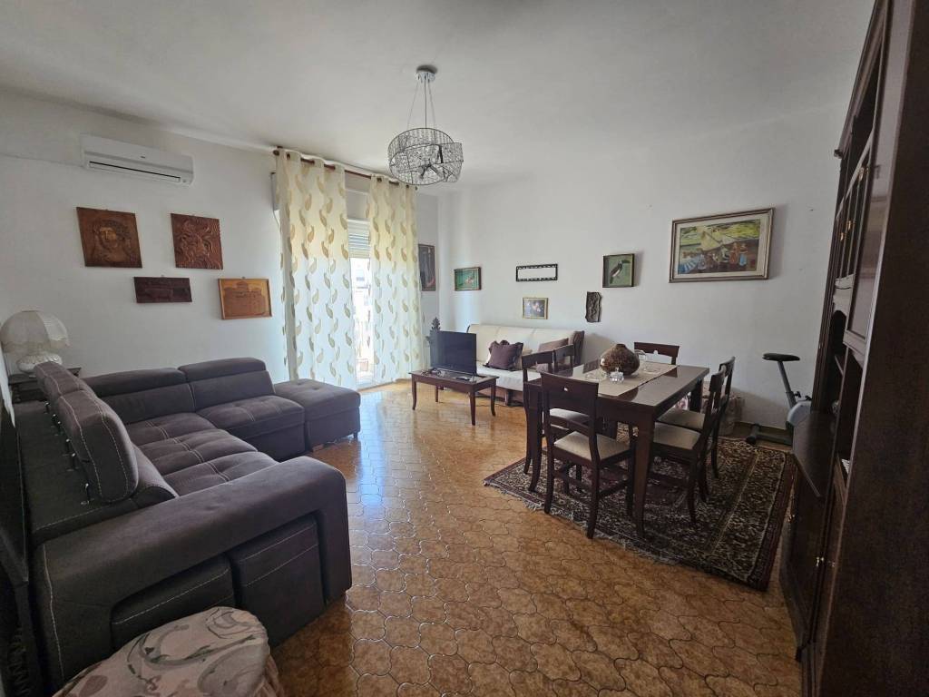 appartamento in vendita a Catanzaro in zona Catanzaro Lido