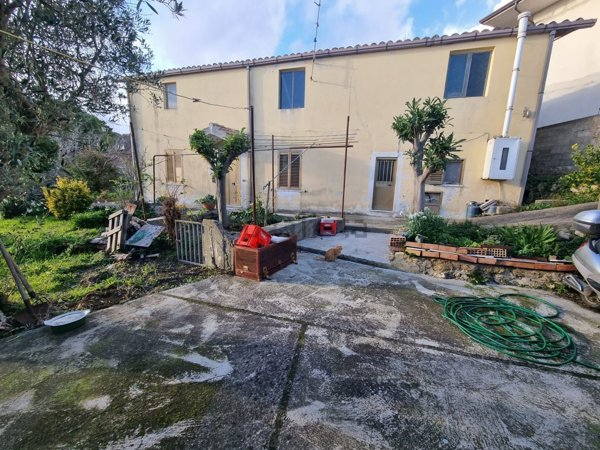 appartamento in vendita a Catanzaro in zona Gagliano