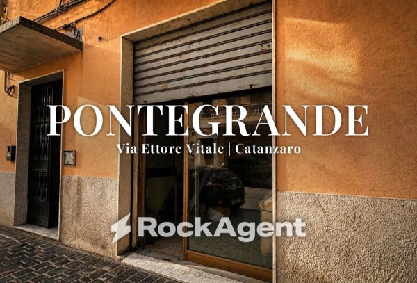 locale commerciale in vendita a Catanzaro in zona Pontegrande