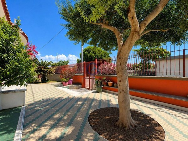 casa indipendente in vendita a Catanzaro in zona Catanzaro Lido