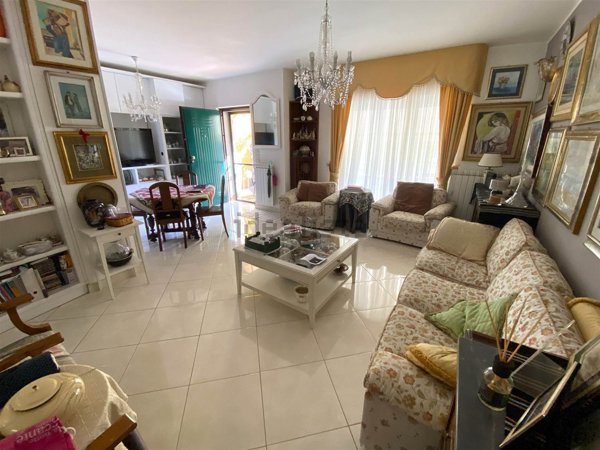 casa indipendente in vendita a Catanzaro in zona Mater Domini