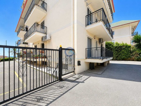 appartamento in vendita a Catanzaro in zona Catanzaro Lido