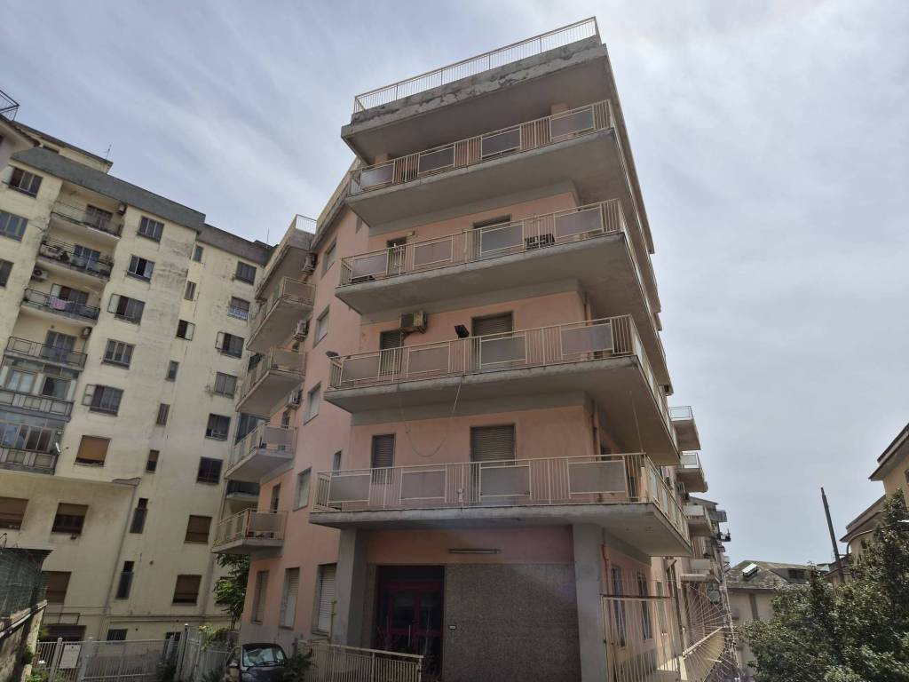 intera palazzina in vendita a Catanzaro in zona Pontepiccolo