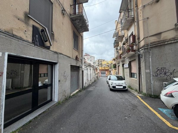 locale commerciale in vendita a Catanzaro