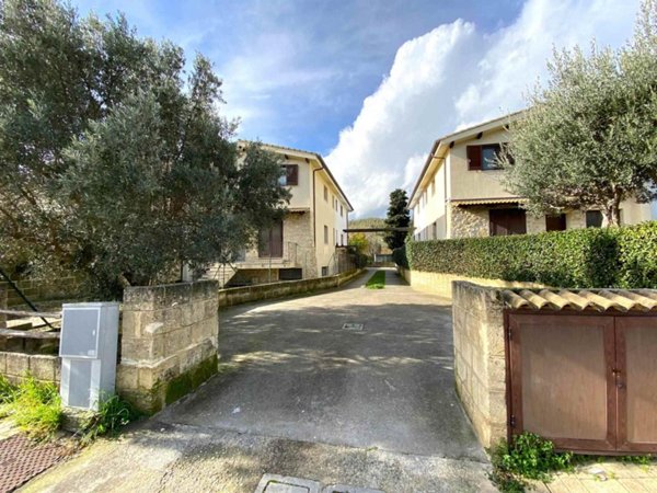 casa indipendente in vendita a Catanzaro in zona Cava / Cuculera Nobile