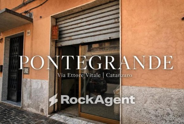 negozio in vendita a Catanzaro in zona Pontegrande