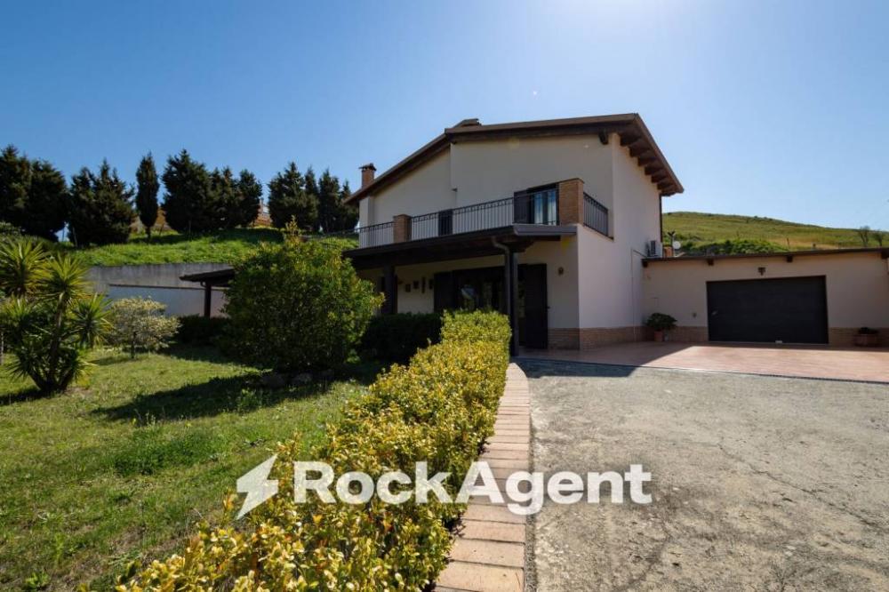 casa indipendente in vendita a Catanzaro in zona Santa Maria
