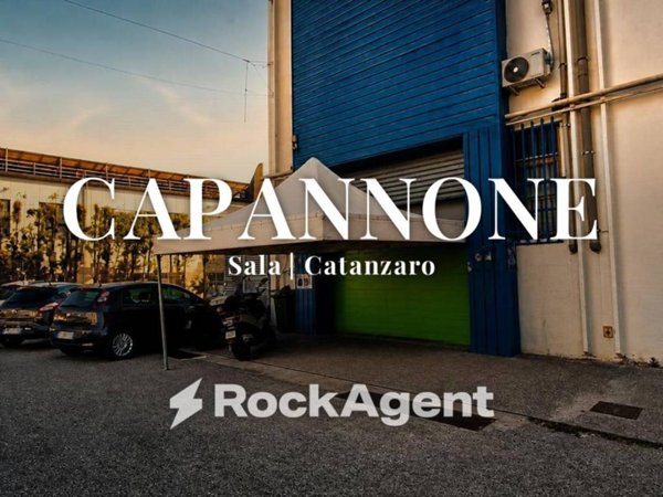 locale commerciale in vendita a Catanzaro in zona Santa Maria