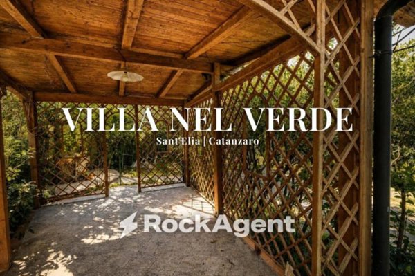 casa indipendente in vendita a Catanzaro in zona Sant'Elia