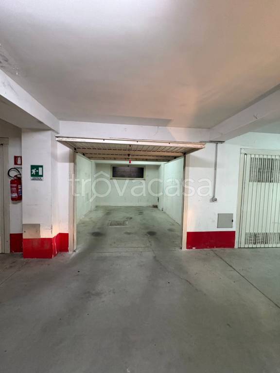 locale commerciale in vendita a Catanzaro in zona Santa Maria