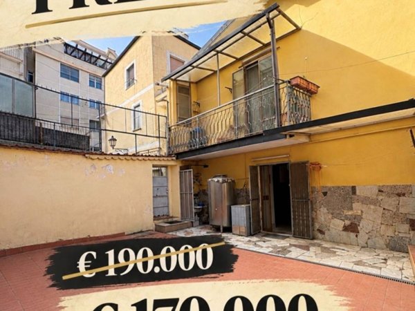 casa indipendente in vendita a Catanzaro in zona Centro Città