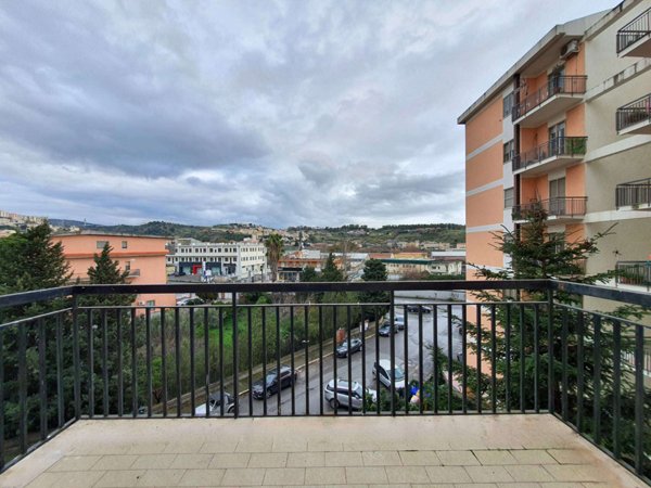 appartamento in vendita a Catanzaro in zona Santa Maria