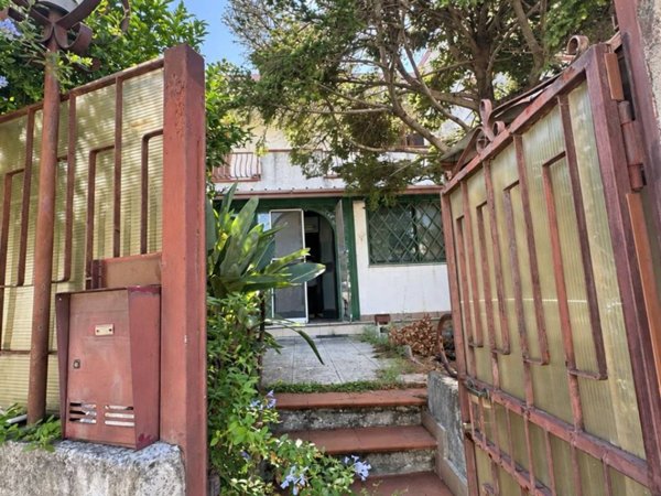 casa indipendente in vendita a Catanzaro in zona Catanzaro Lido