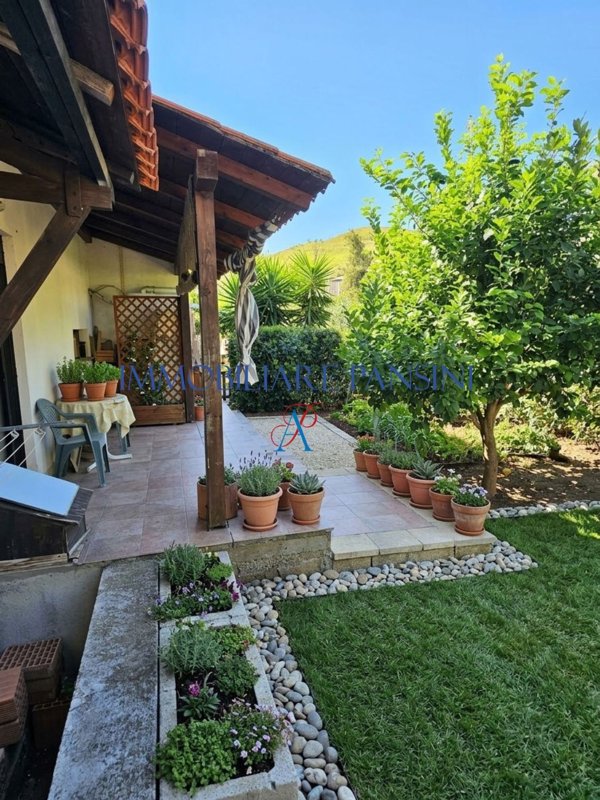 casa indipendente in vendita a Catanzaro in zona Santa Maria
