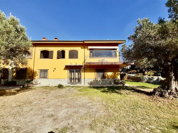 casa indipendente in vendita a Catanzaro in zona Siano