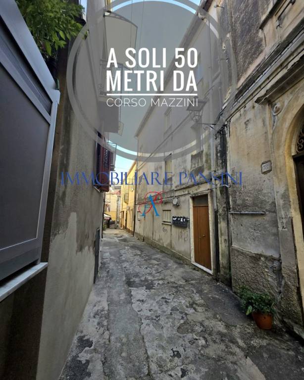 casa indipendente in vendita a Catanzaro in zona Centro Città