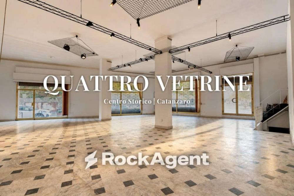casa indipendente in vendita a Catanzaro in zona Centro Città