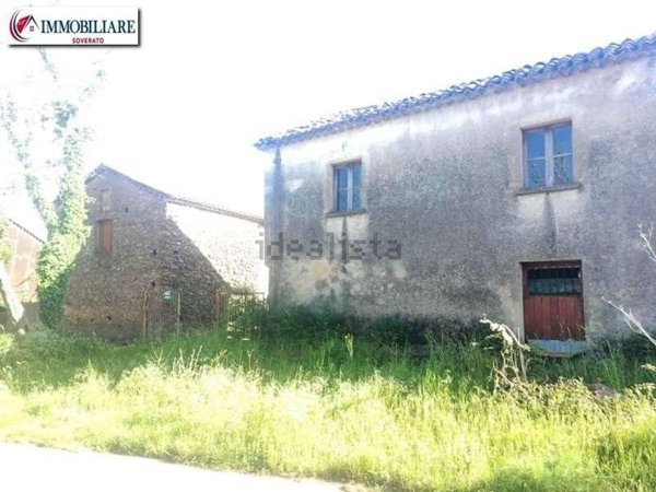 esavano in vendita a Cenadi