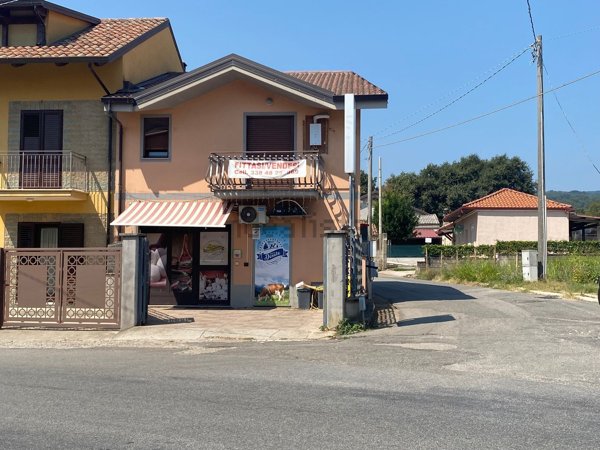 casa indipendente in vendita a Chiaravalle Centrale in zona Pirivoglia