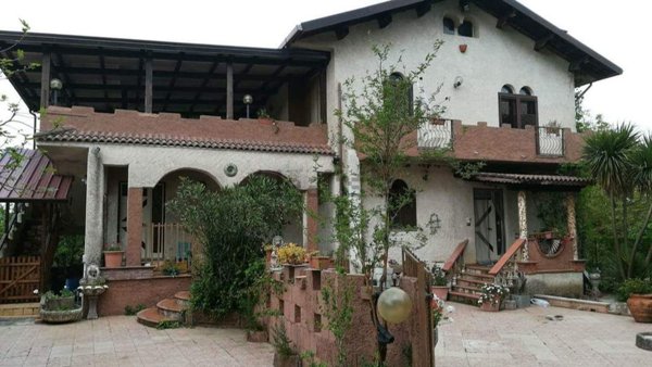 casa indipendente in vendita a Chiaravalle Centrale in zona Sorbia