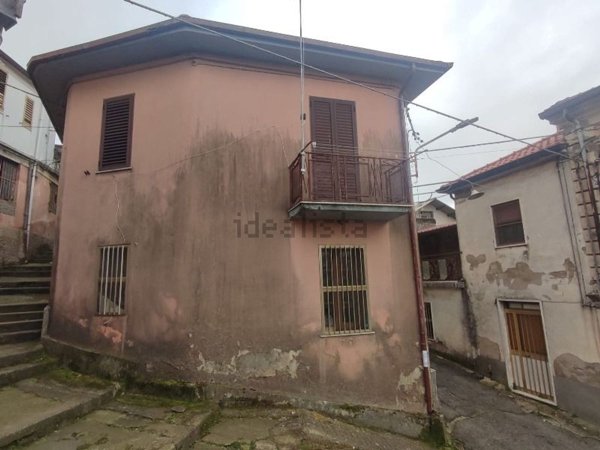 casa indipendente in vendita a Chiaravalle Centrale in zona Sorbia
