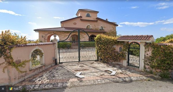 casa indipendente in vendita a Cropani