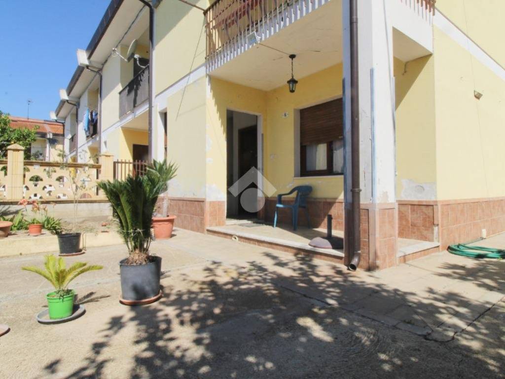 casa indipendente in vendita a Cropani in zona Cropani Marina