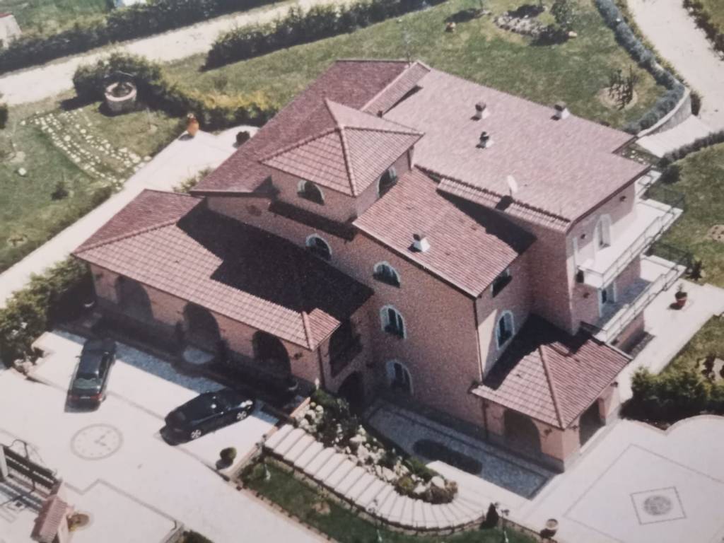 casa indipendente in vendita a Cropani